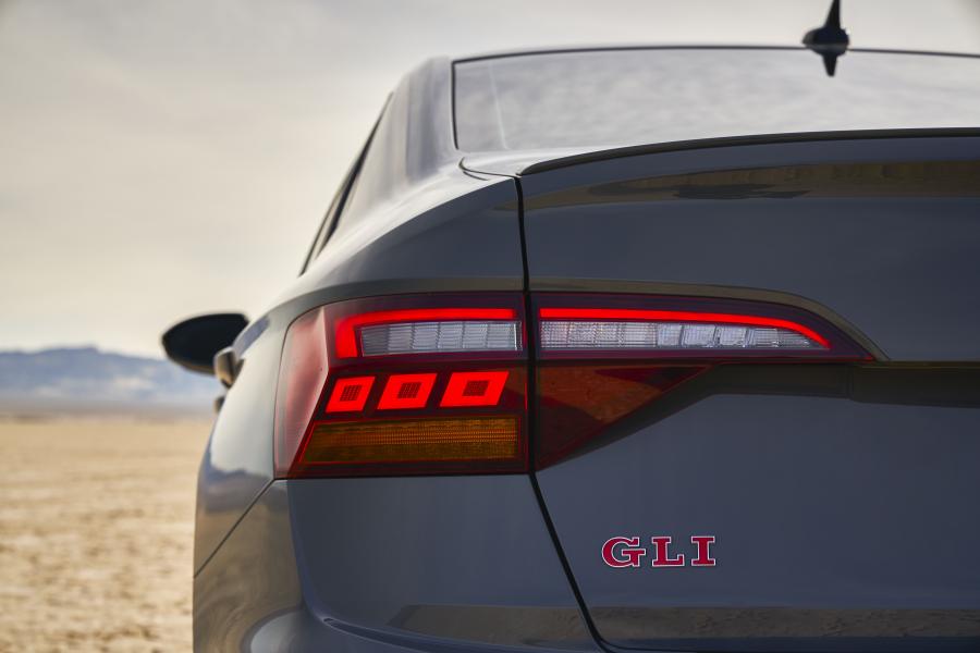Детали экстерьера Volkswagen Jetta GLI S 2019 года  (NA) (фото 18 из 40)